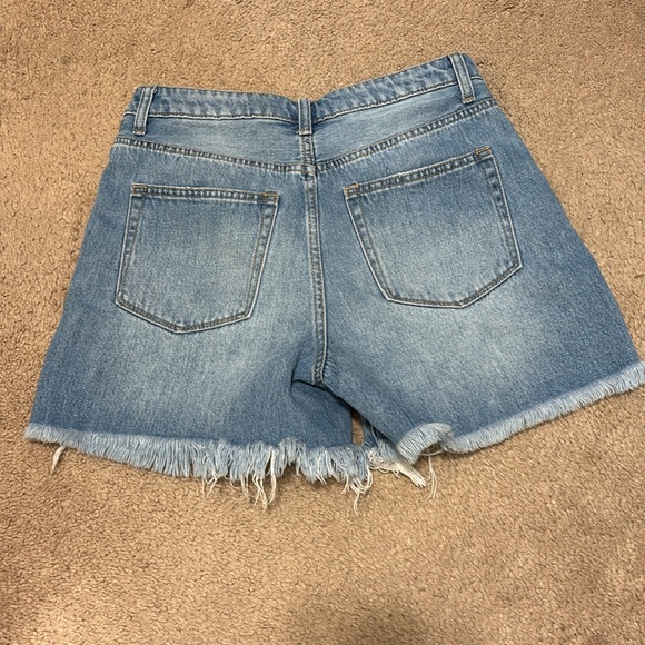 Vervet denim shorts waist 14 inches and inseam 4 inches. Never worn. - Picture 5 of 5
